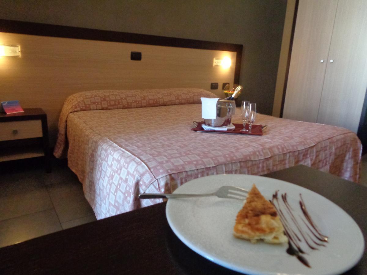 Hotel Airone Trinitapoli Екстериор снимка